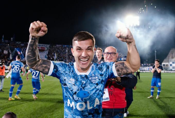 Στρεφέτσα: «Είμαι έτοιμος για το Champions League» thumb