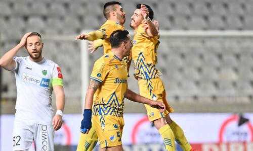Oι 3+2+1 «γαλαζοκίτρινοι» που πάνε κόντρα στην πρώην thumb