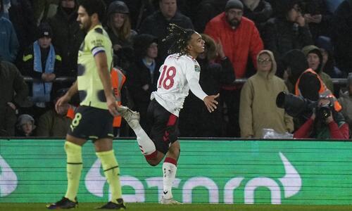 Τεράστια έκπληξη στο League Cup  thumb