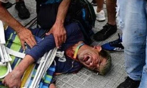 Μαραντόνα: Δακρυγόνα, τραυματίες και συλλήψεις στο λαϊκό προσκύνημα! thumb