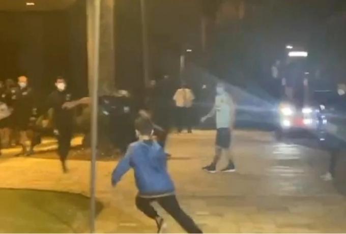Ο Μέσι «έσωσε» πιτσιρικά και βγήκε selfie μαζί του (vid) thumb