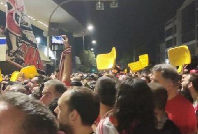 Η ΑΕΚ κινείται νομικά κατά των οπαδών του Ολυμπιακού μετά τους βανδαλισμούς thumb