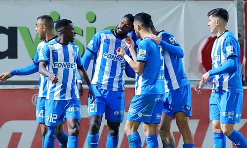 Νέα Σαλαμίνα - Ανόρθωση 0-3: Με τριάρα το βαρωσιώτικο «βάφτηκε»... μπλε! thumb