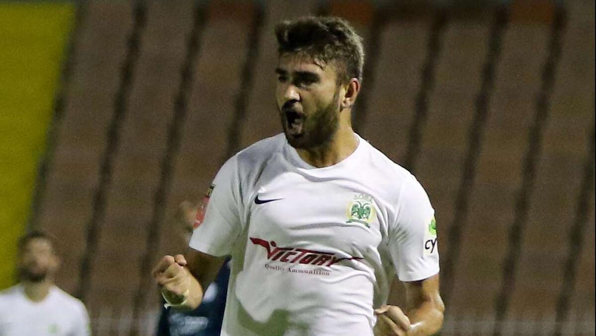 Σκληρό φάουλ και κίτρινη στα 30 δευτερόλεπτα!!! thumb