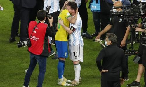 «Συγχαρητήρια αδερφέ μου και π...ς γιε, είσαι ο κορυφαίος όλων»! thumb