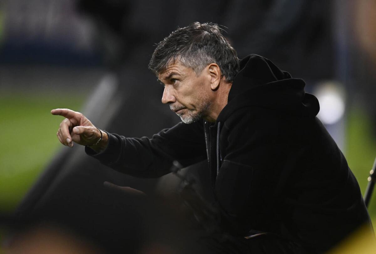 Δεν έπιασε το 4-4-2  thumb