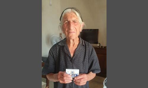 Η 99χρονη Λαμπηδόνα πήρε το διαρκείας της (pic) thumb
