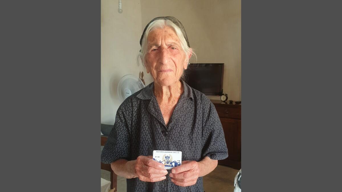 Η 99χρονη Λαμπηδόνα πήρε το διαρκείας της (pic) thumb