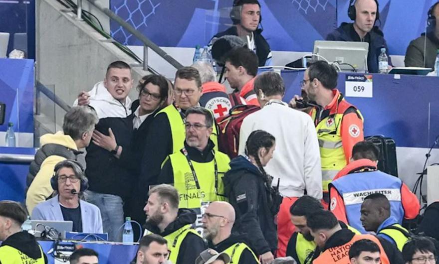 Τραγωδία στον τελικό: Νεκρός οπαδός έπειτα από πτώση από κερκίδα thumb