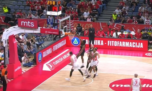 Το εμφατικό κάρφωμα του ΜακΚίσικ στο Top-10 της EuroLeague thumb