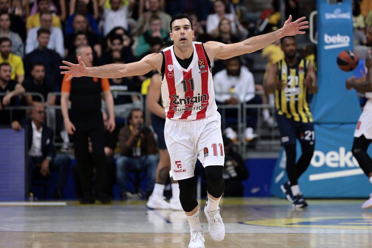 Απολαυστικός Μπαρτζόκας για το τρίποντο του Σλούκα  thumb