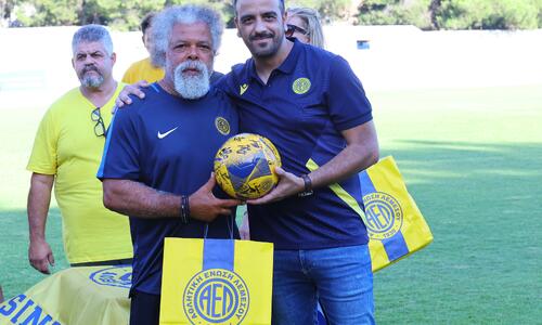 «Πρόθεση μας είναι να γίνει οικονομική υπέρβαση για τον επιθετικό» thumb