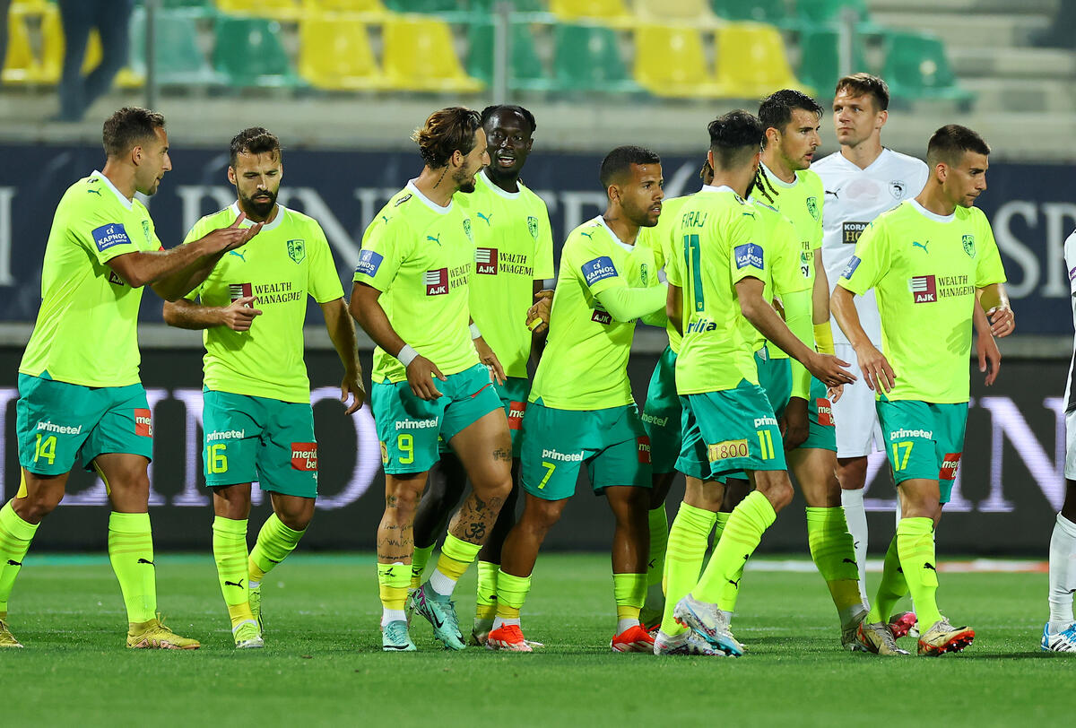 ΒΙΝΤΕΟ: Έτσι έπιασε 15αρι ο Σολ για το 2-0 thumb