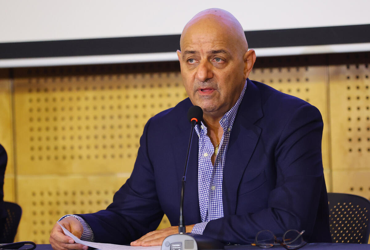 Συνάντηση Λοϊζίδη με αρχηγό αστυνομίας - Συζήτηση για τη βία στα γήπεδα και τη μετακίνηση οπαδών thumb