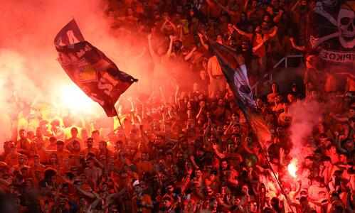 Βίντεο ST: «Για σένα έχω χάσει το μυαλό» - τρελό πάρτι στη νότια!   thumb