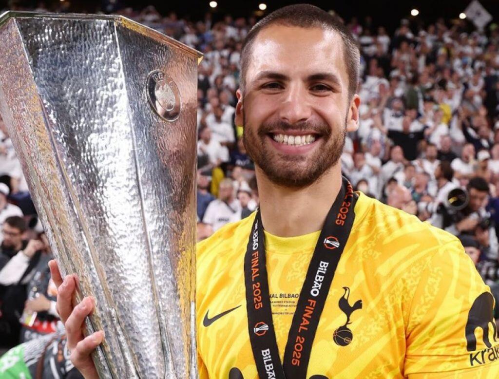 Πήρε το Europa League και αποσύρθηκε στα 26 του thumb