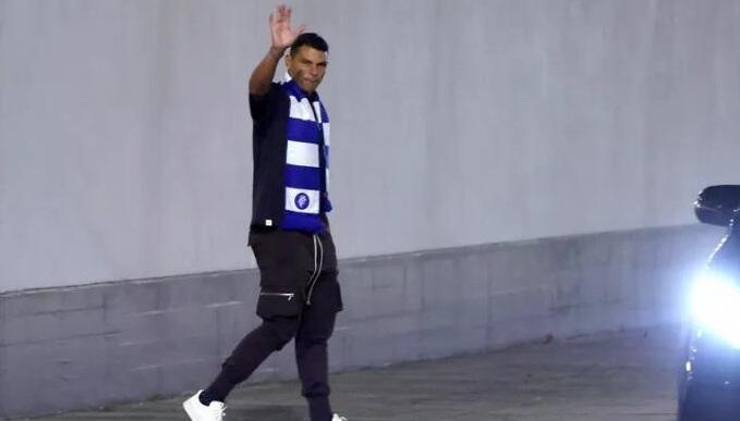 Στην Πορτογαλία ο Τιάγκο Σίλβα για να ξεκινήσει προπονήσεις thumb