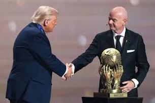 «Σωστά δόθηκε το βραβείο ειρήνης της FIFA στον Τραμπ, αφού...» thumb