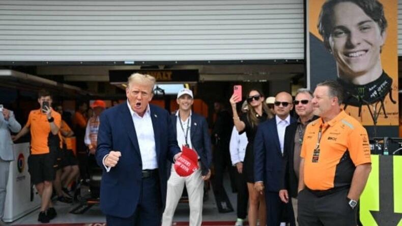 Ο Τραμπ σκέφτεται να οδηγήσει μονοθέσιο της McLaren! thumb