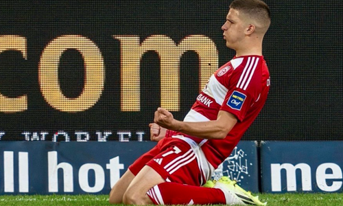 Μέγας Τζόλης οδηγεί την Ντίσελντορφ στην Bundesliga! thumb