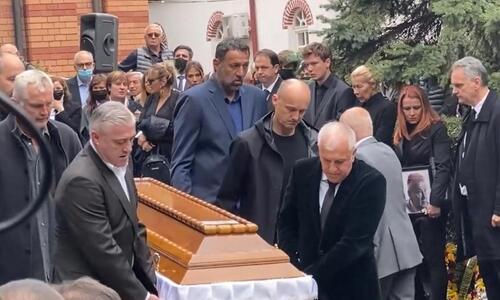 Πλήθος κόσμου στην κηδεία του Ιβκοβιτς thumb