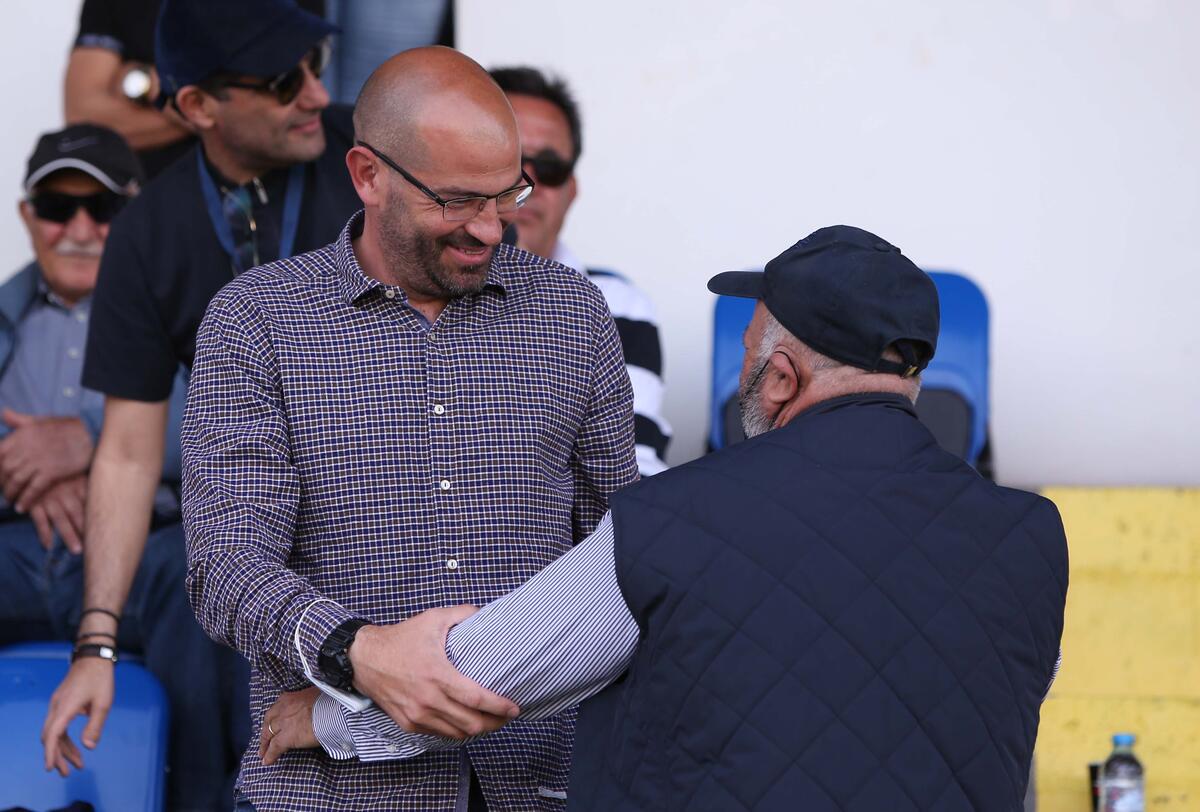 Η συνήθεια τον πήρε Δασάκι (pics) thumb