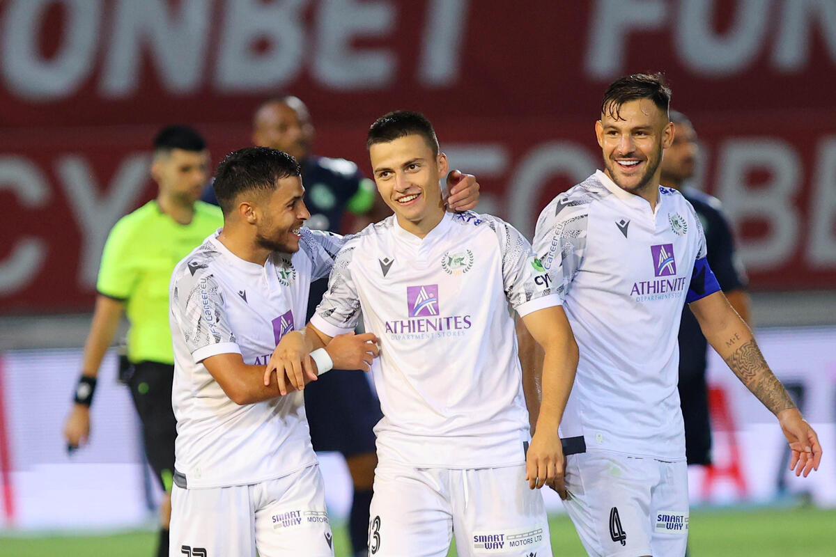Οθέλλος- ΑΕΖ 2-1: Δύο πέναλτι, αποβολή, ανατροπή και τρίποντο με Ποπέσκου thumb