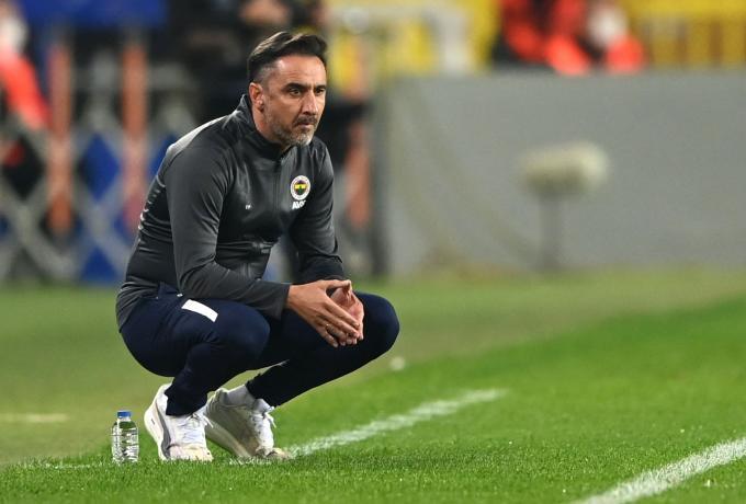 Πρώην του Ολυμπιακού φαβορί για τον πάγκο της Γουλβς! thumb