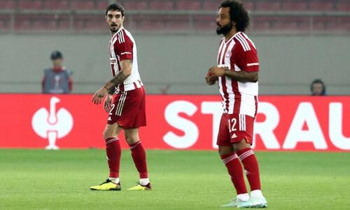 «Κάθεται» στο συμβόλαιο και δεν φεύγει από τον Ολυμπιακό! thumb