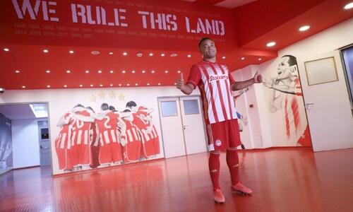 Κουντέ: «Κίνητρο το Champions League» thumb