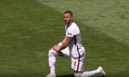 Μουσική στη διαπασών για να καλυφθούν οι αποδοκιμασίες! thumb