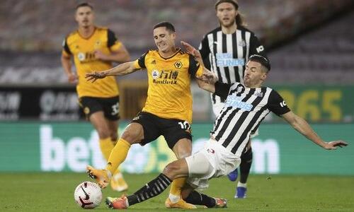 Γουλβς-Νιούκαστλ 1-1: Φιλί ζωής στο 89' για τις καρακάξες thumb