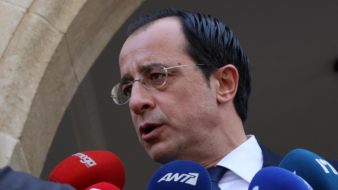 Έντονος ο Χριστοδουλίδης: «Είτε θα συμμορφωθούν, είτε κεκλεισμένων»! thumb