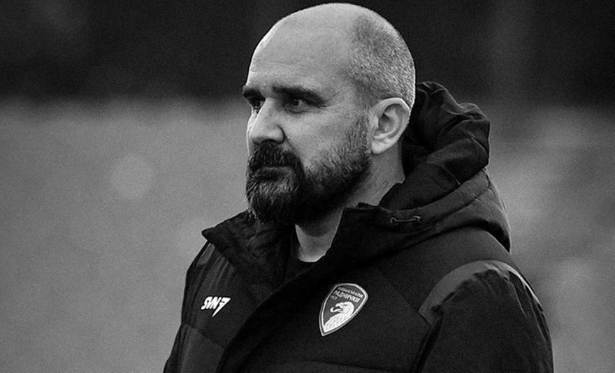 Τραγωδία: Κατέρρευσε στο γήπεδο και «έσβησε» ο 44χρονος προπονητής της Ραντνίτσκι thumb